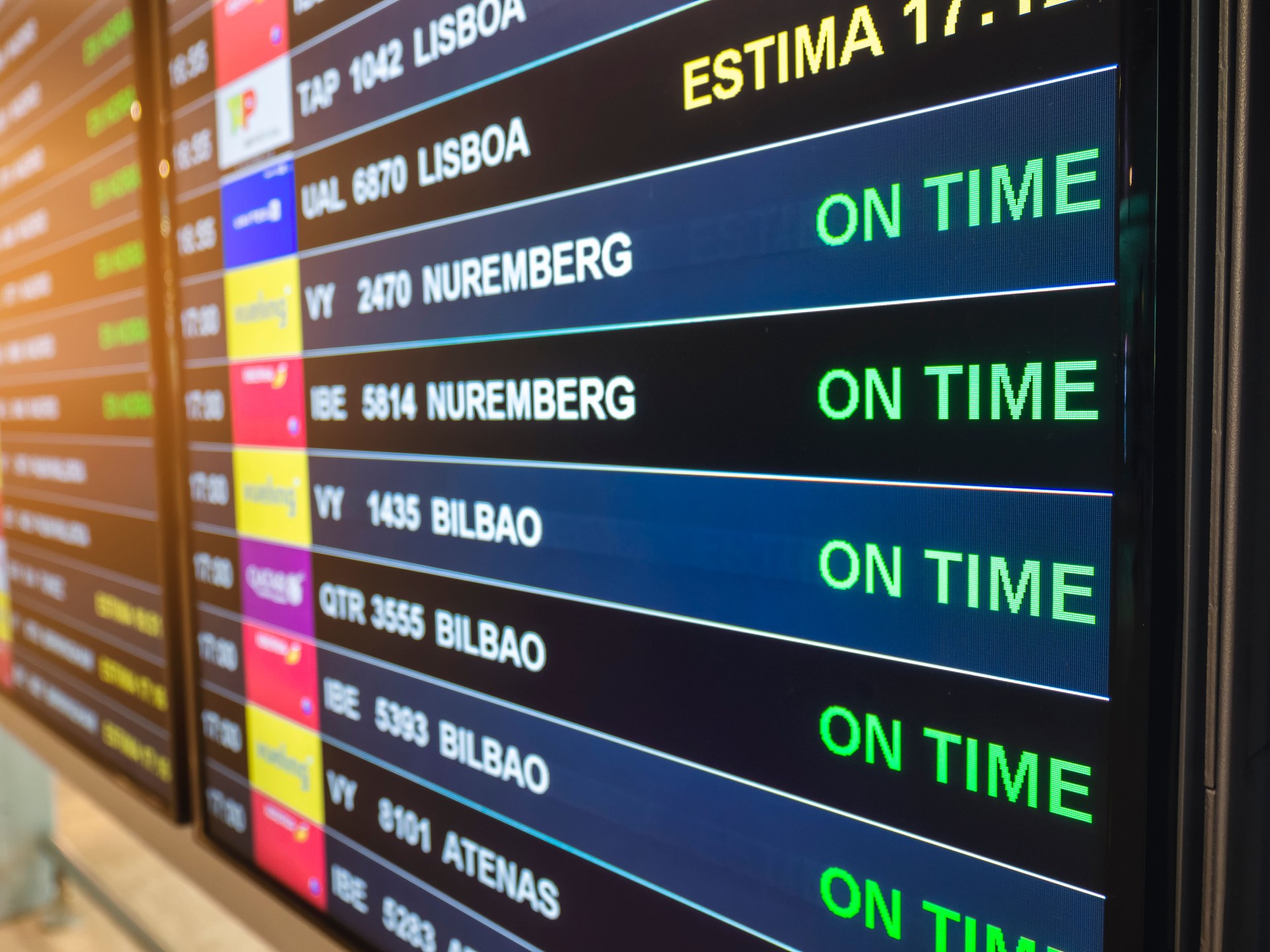 Flight Information Timetable board Airline flight boarding on time